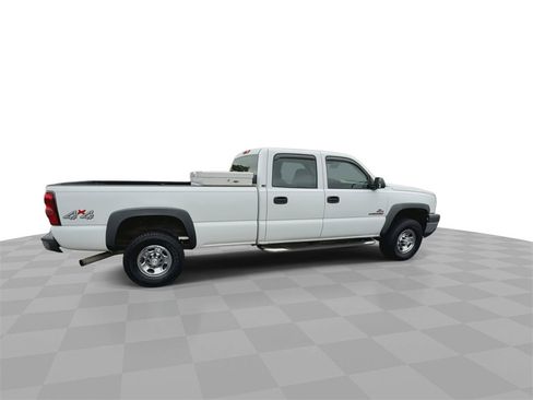 Used 2006 Chevrolet Silverado 2500 LS w/ Skid Plate Package image 9