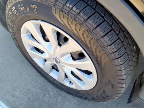 Used 2017 Nissan Rogue S image 25