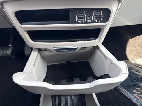 Used 2023 Chrysler Voyager LX FWD image 29