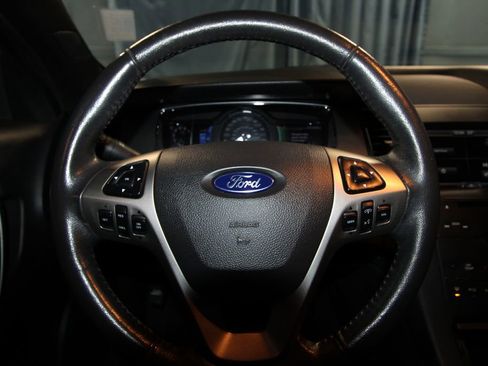 Used 2014 Ford Taurus SEL w/ Equipment Group 201A image 11