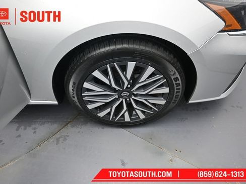 Used 2024 Nissan Altima 2.5 SV AWD/4WD image 29