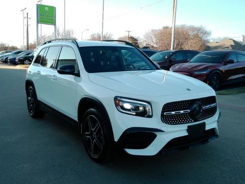 Used 2021 Mercedes-Benz GLB 250 image 4