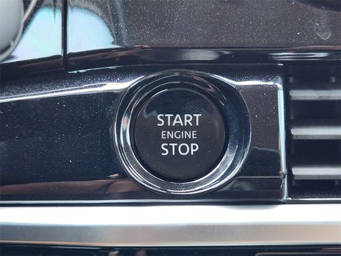 New 2025 Nissan Pathfinder SV w/ Black Appearance Package image 15