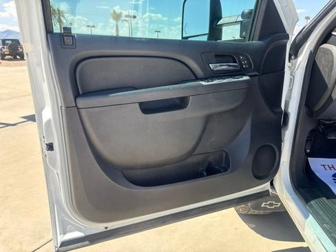 Used 2014 Chevrolet Silverado 2500 LTZ w/ LTZ Plus Package AWD/4WD image 17