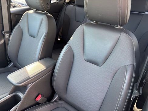 Used 2025 Buick Encore GX Preferred image 34