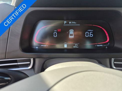 Used 2025 Hyundai Elantra SE image 15