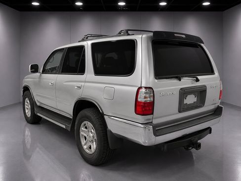 Used 2001 Toyota 4Runner SR5 AWD/4WD image 4
