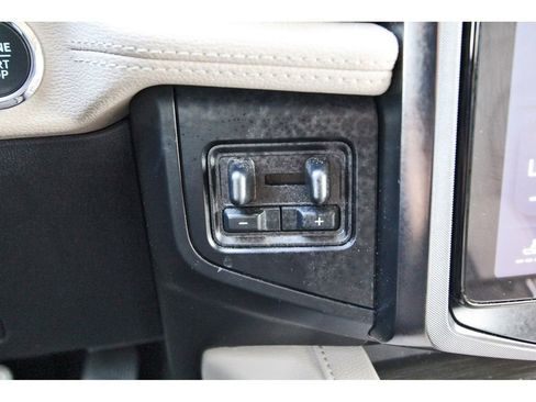 Used 2023 Ford Expedition Limited RWD image 25