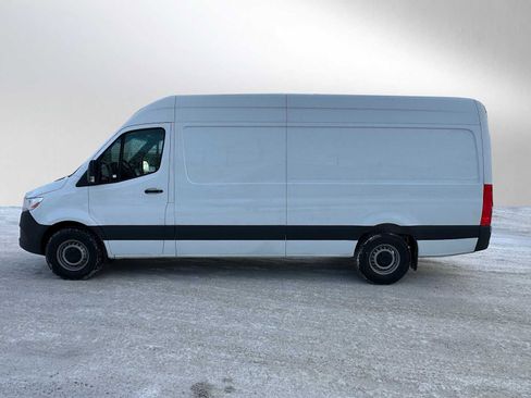 Used 2024 Mercedes-Benz Sprinter 2500 image 6