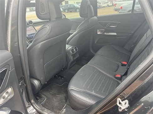 Used 2025 Mercedes-Benz GLB 250 image 6