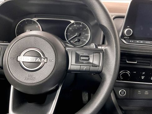 Used 2023 Nissan Rogue S image 23