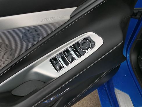 Used 2025 Chevrolet Corvette Stingray image 11