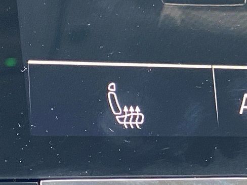 Used 2021 Audi e-tron Premium w/ Convenience Plus Package image 11