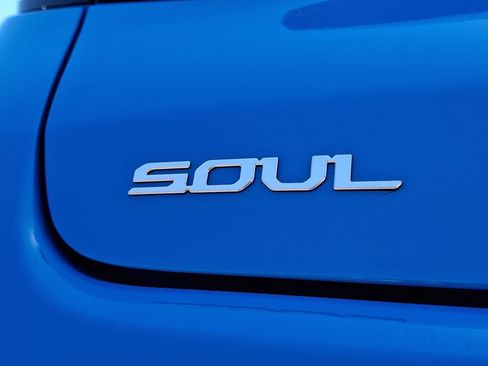 Used 2023 Kia Soul GT-Line FWD image 29