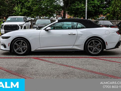 Used 2025 Ford Mustang Premium RWD image 10
