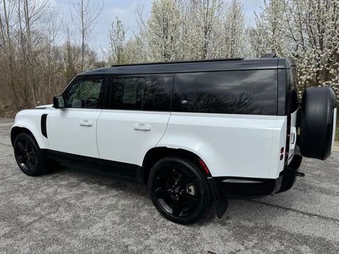 Certified 2024 Land Rover Defender 130 X-Dynamic SE AWD/4WD image 11