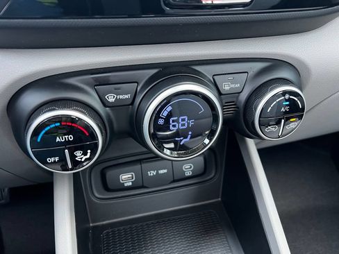 Certified 2024 Hyundai Venue SEL FWD image 47