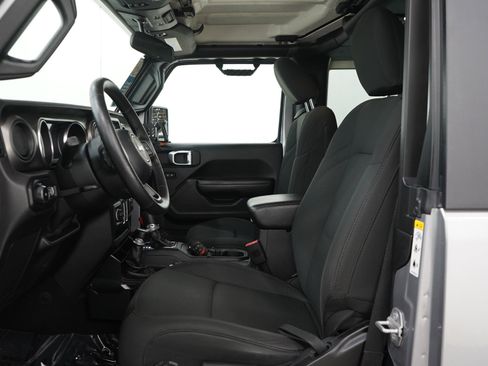 Used 2019 Jeep Wrangler Sport AWD/4WD image 15