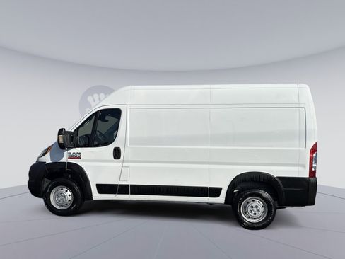 Used 2022 RAM ProMaster 2500 w/ Premium Convenience Group image 2
