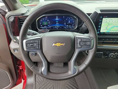 Used 2024 Chevrolet Silverado 1500 LT w/ Z71 Off-Road Package AWD/4WD image 25
