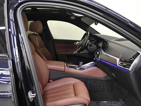 Used 2021 BMW X6 M50i w/ Premium Package image 12