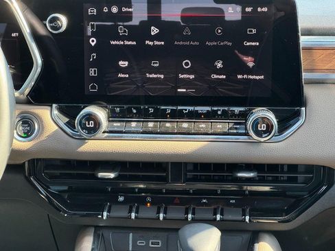Certified 2025 GMC Canyon Denali AWD/4WD image 13