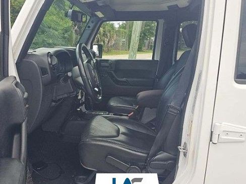 Used 2015 Jeep Wrangler Unlimited Sahara AWD/4WD image 2