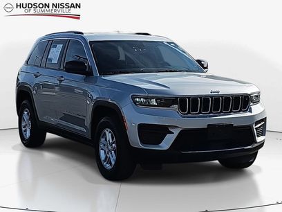 Used 2023 Jeep Grand Cherokee Laredo w/ Luxury Tech Group I