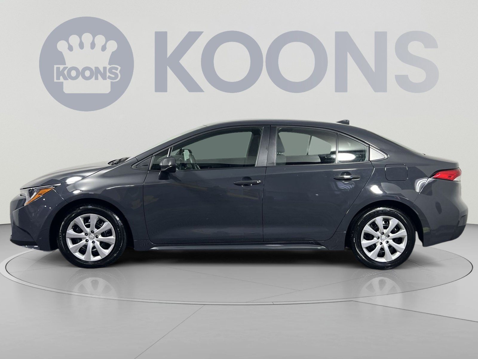 Used 2025 Toyota Corolla LE FWD image 2