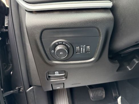 Certified 2024 Jeep Grand Cherokee Limited image 17