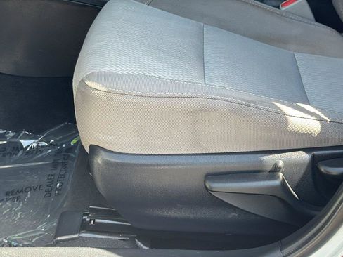 Used 2016 Toyota Corolla LE FWD image 27