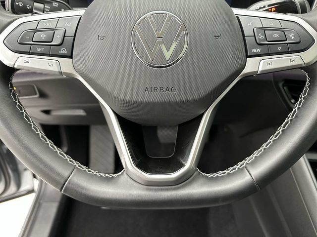 Certified 2025 Volkswagen Tiguan SE AWD/4WD image 14