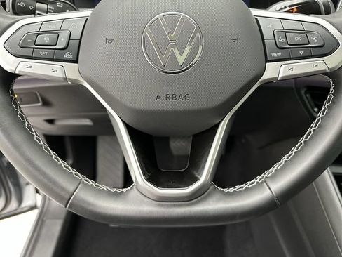 Certified 2025 Volkswagen Tiguan SE AWD/4WD image 14
