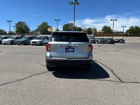 Certified 2021 Ford Explorer 2WD image 4
