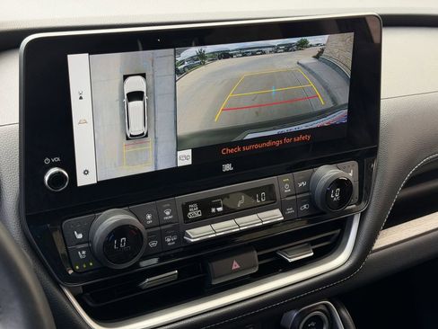 Used 2024 Toyota Grand Highlander FWD image 18