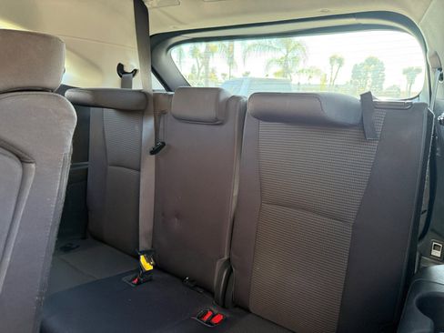 Used 2023 Toyota Highlander L image 17