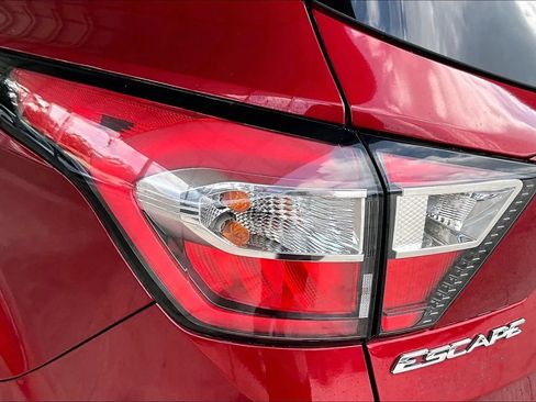 Used 2018 Ford Escape SEL FWD image 20
