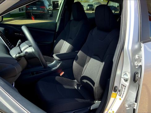 Used 2020 Toyota Prius LE FWD image 8