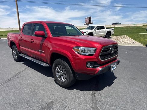 Used 2017 Toyota Tacoma SR5 w/ Tow Package AWD/4WD image 1