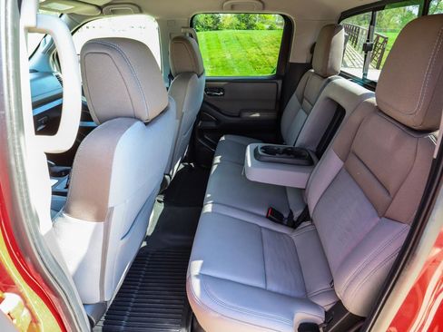 Used 2022 Nissan Frontier SV image 38