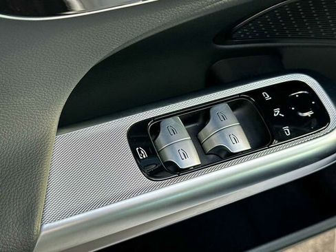 Used 2025 Mercedes-Benz E 350 Sedan image 14