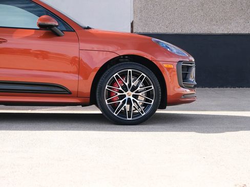 Used 2022 Porsche Macan GTS AWD/4WD image 11