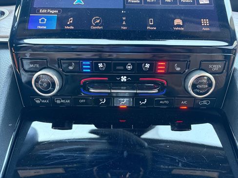 Used 2022 Jeep Grand Cherokee L Summit w/ Luxury Tech Group V AWD/4WD image 31