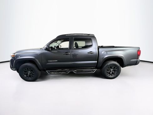 Used 2022 Toyota Tacoma SR5 AWD/4WD image 8