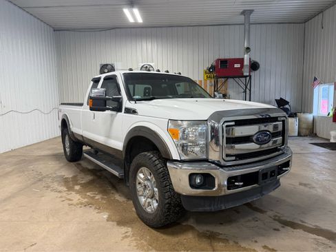 Used 2015 Ford F250 Lariat w/ Chrome Package image 2