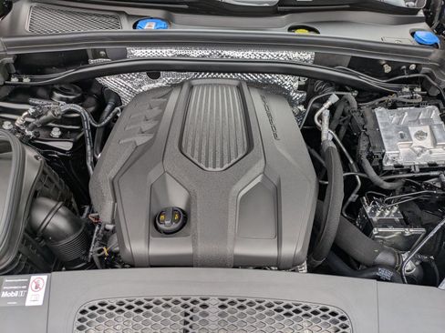 New 2026 Porsche Macan image 27