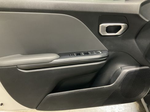 Used 2025 Kia K4 FWD image 25