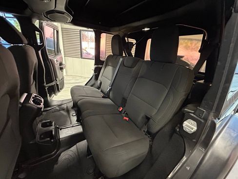 Used 2018 Jeep Wrangler Unlimited Sport S AWD/4WD image 7