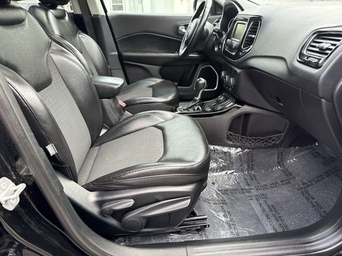Used 2018 Jeep Compass Latitude AWD/4WD image 12