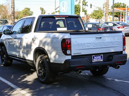New 2025 Honda Ridgeline Black Edition image 6